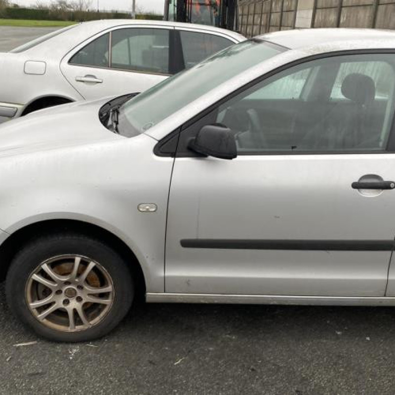 Serrure avant droit VOLKSWAGEN POLO 4 Photo n°9