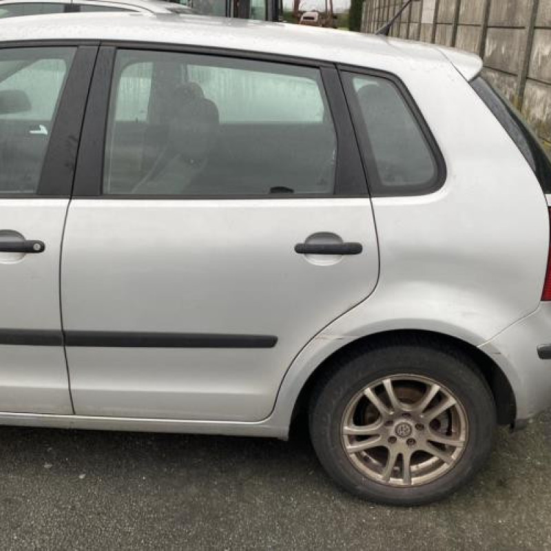 Serrure avant droit VOLKSWAGEN POLO 4 Photo n°10