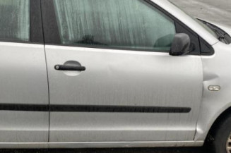 Serrure avant droit VOLKSWAGEN POLO 4