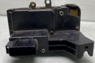 Serrure avant droit FORD FIESTA 5