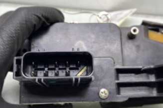 Serrure avant droit FORD FIESTA 5