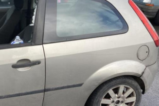 Serrure avant droit FORD FIESTA 5