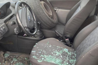 Serrure avant droit FORD FIESTA 5