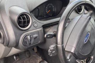 Serrure avant droit FORD FIESTA 5