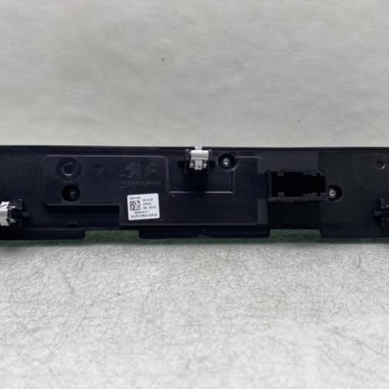 Bouton de warning CITROEN C5 AIRCROSS Photo n°4