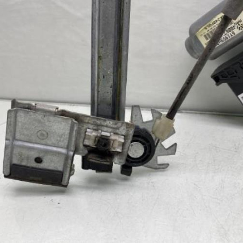 Leve vitre electrique avant droit SKODA FABIA 1 Photo n°3