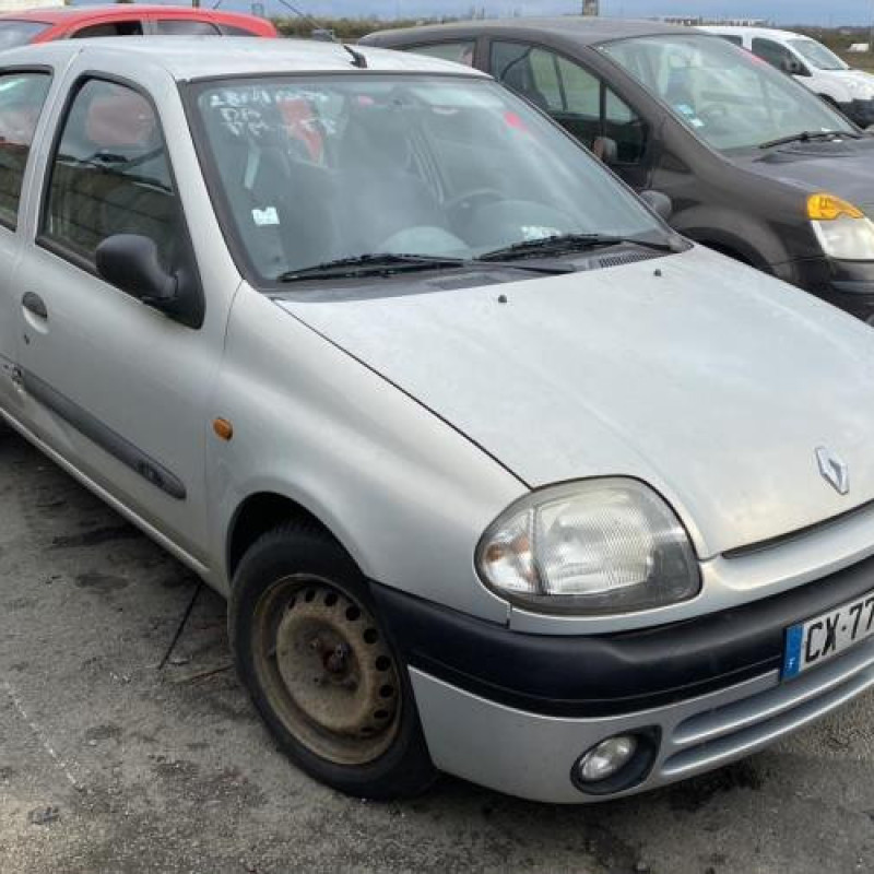 Calandre RENAULT CLIO 2 Photo n°6
