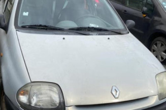 Calandre RENAULT CLIO 2