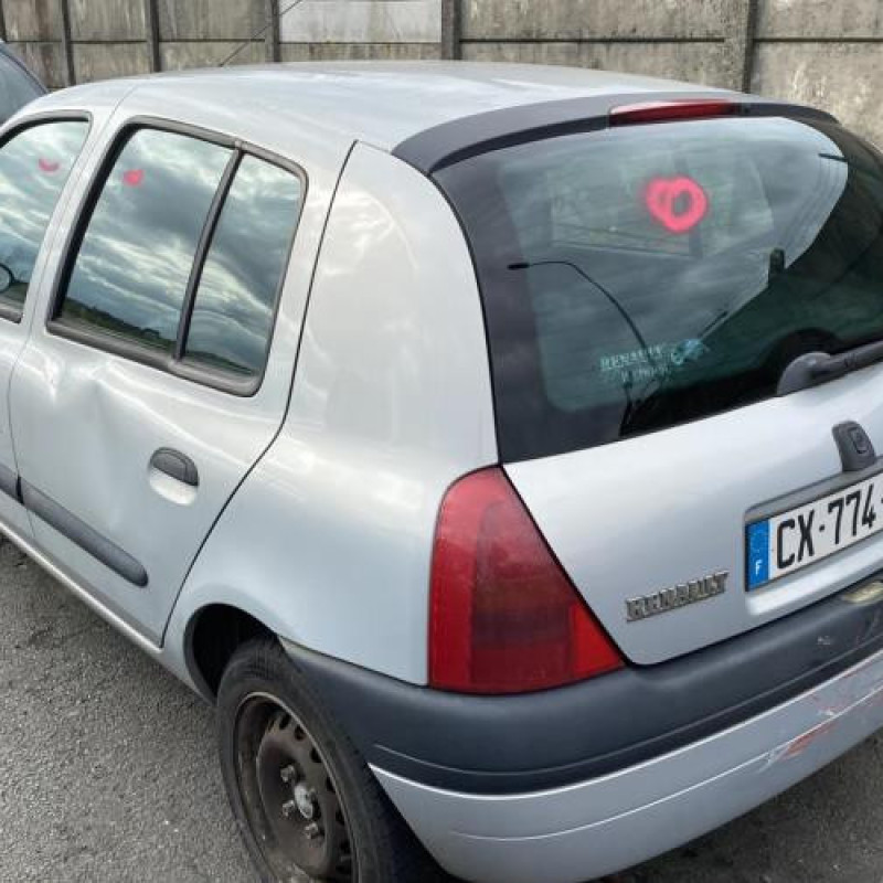 Calandre RENAULT CLIO 2 Photo n°12