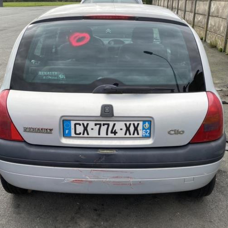 Calandre RENAULT CLIO 2 Photo n°14