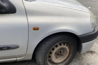 Calandre RENAULT CLIO 2