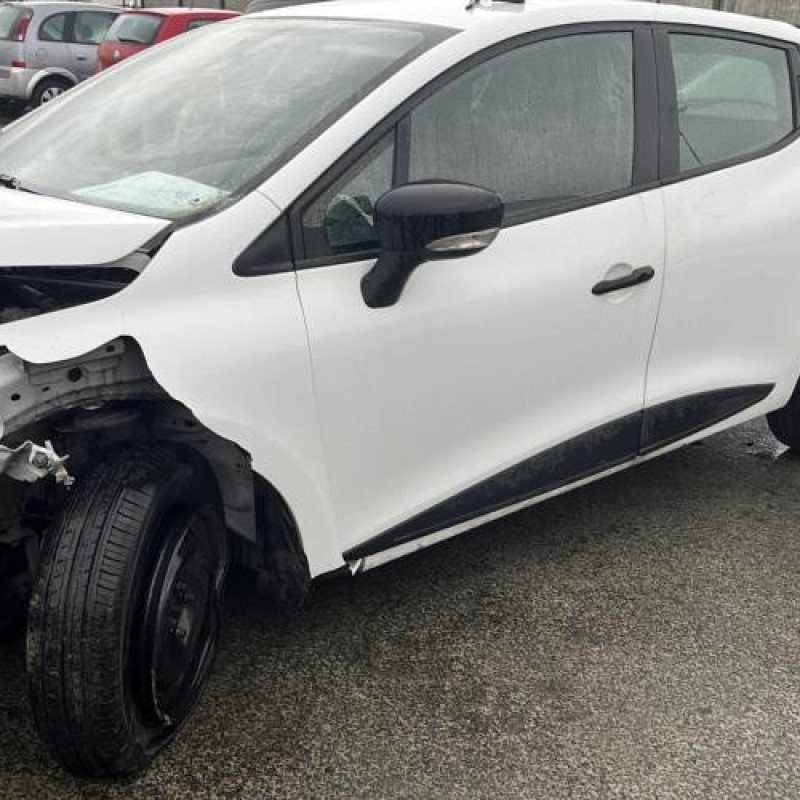 Compresseur clim RENAULT CLIO 4 Photo n°9