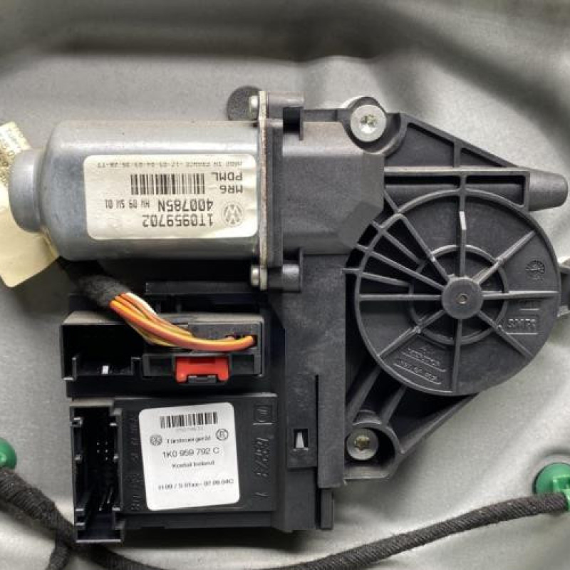 Leve vitre electrique avant droit VOLKSWAGEN TOURAN 1 Photo n°2