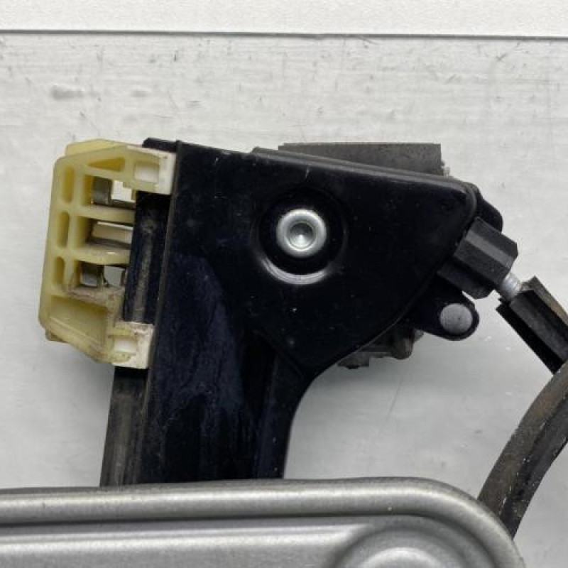 Leve vitre electrique avant droit VOLKSWAGEN TOURAN 1 Photo n°3
