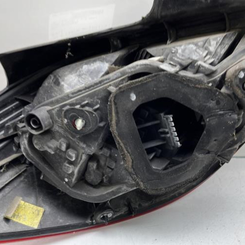 Feu arriere principal droit (feux) OPEL CORSA D Photo n°4