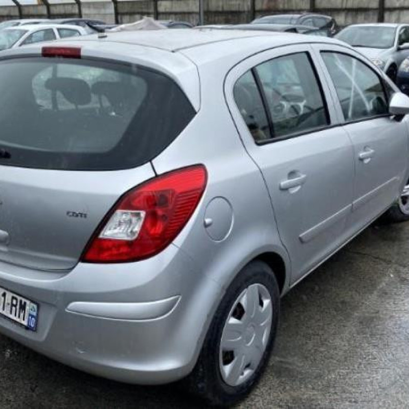 Feu arriere principal droit (feux) OPEL CORSA D Photo n°8