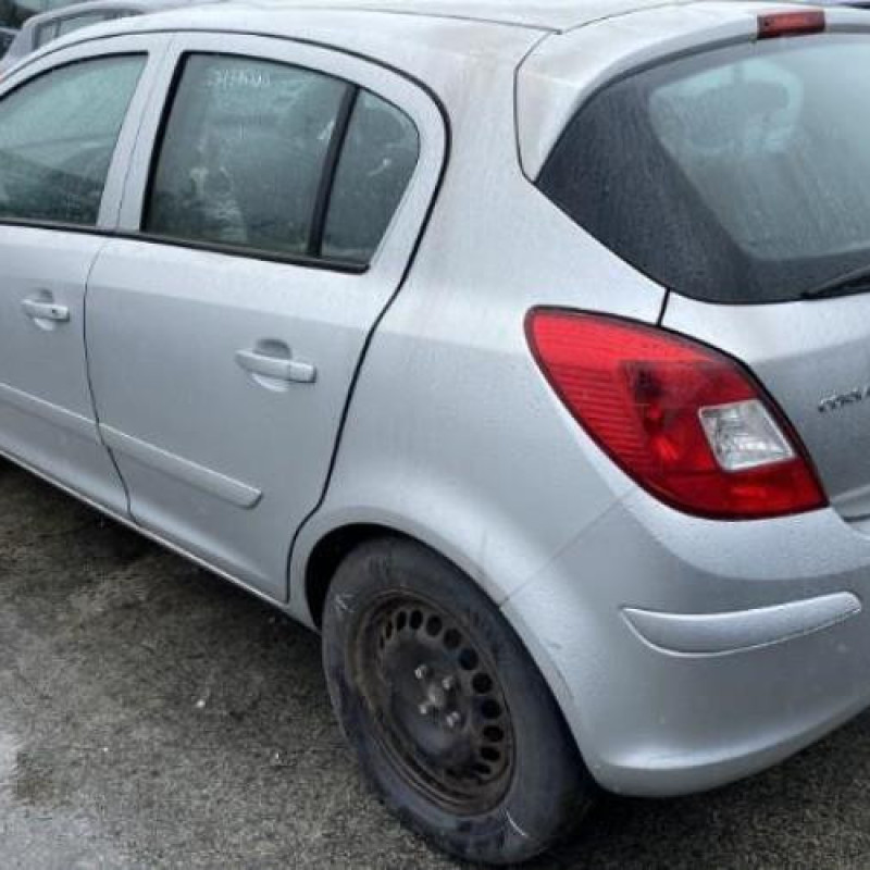 Feu arriere principal droit (feux) OPEL CORSA D Photo n°9