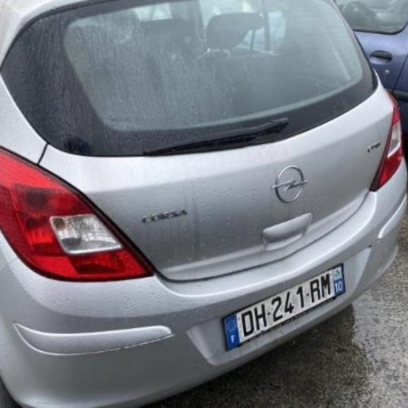 Feu arriere principal droit (feux) OPEL CORSA D Photo n°10