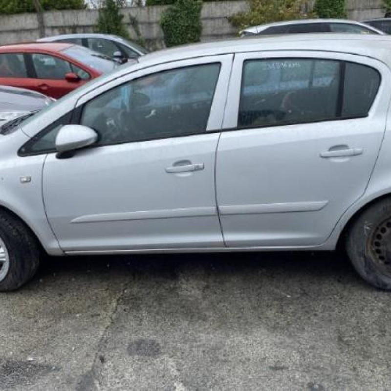 Feu arriere principal droit (feux) OPEL CORSA D Photo n°11