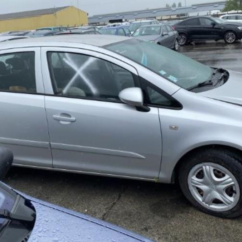Feu arriere principal droit (feux) OPEL CORSA D Photo n°13