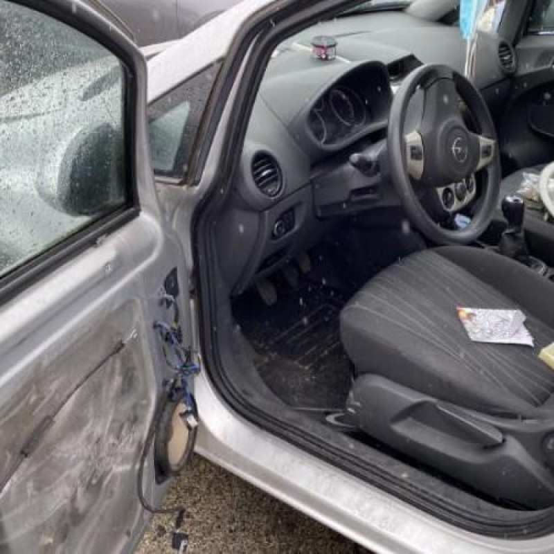 Feu arriere principal droit (feux) OPEL CORSA D Photo n°14