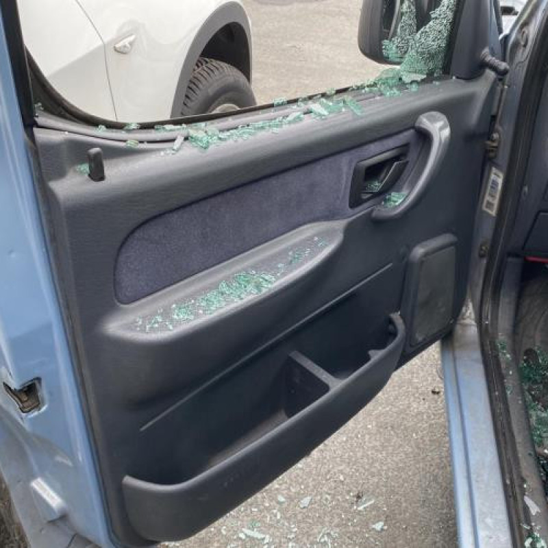 Interrupteur de leve vitre avant droit CITROEN BERLINGO 1 Photo n°15