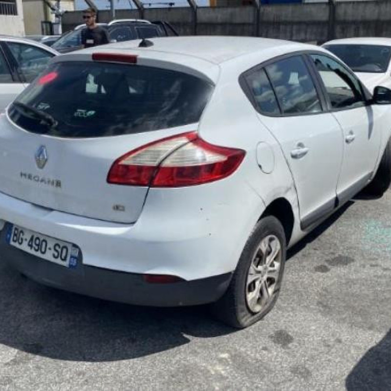 Capot RENAULT MEGANE 3 Photo n°15