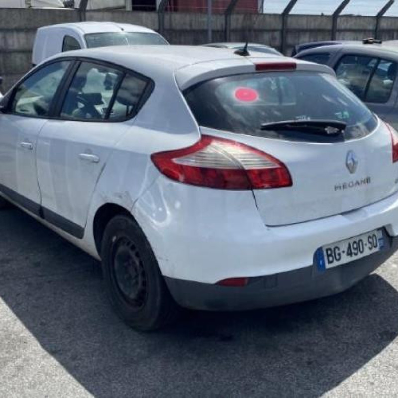 Capot RENAULT MEGANE 3 Photo n°16