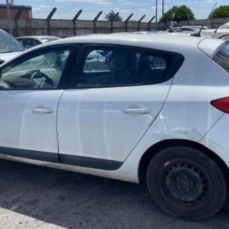 Capot RENAULT MEGANE 3 Photo n°19