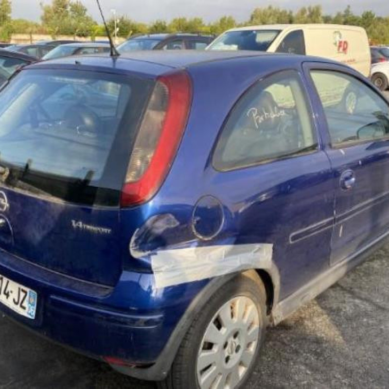 Capot OPEL CORSA C Photo n°12