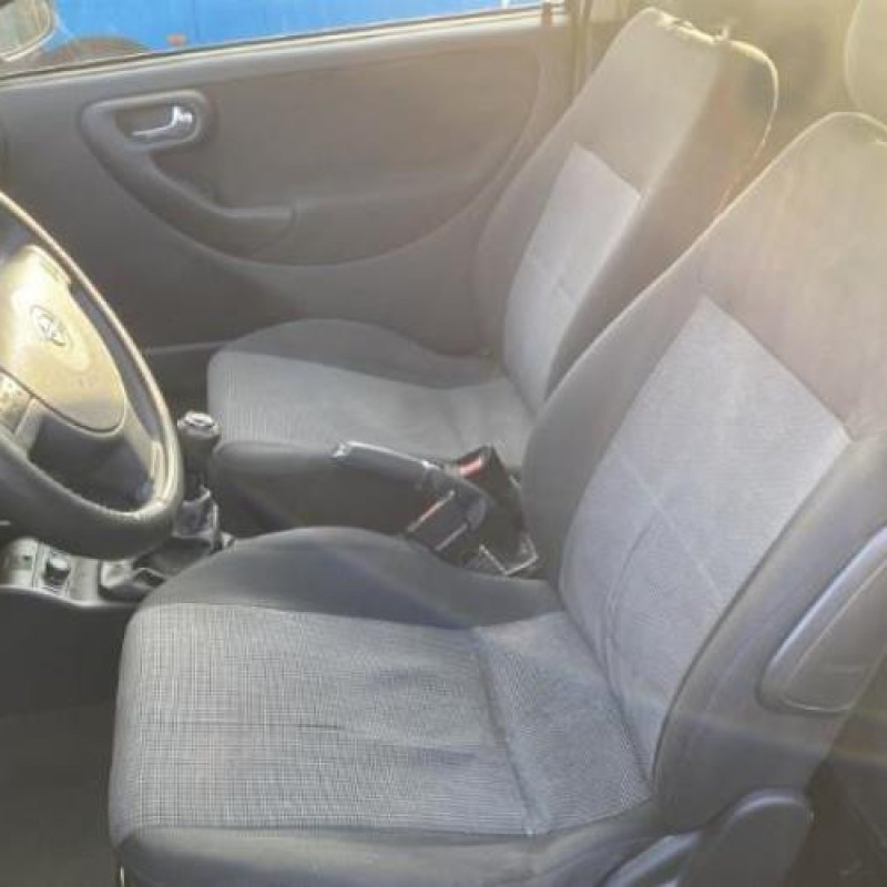 Capot OPEL CORSA C Photo n°19