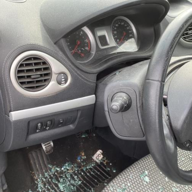 Feu arriere principal gauche (feux) RENAULT CLIO 3 Photo n°18