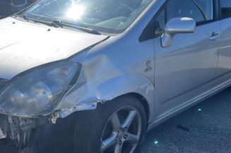 Feu arriere principal droit (feux) TOYOTA COROLLA VERSO 2
