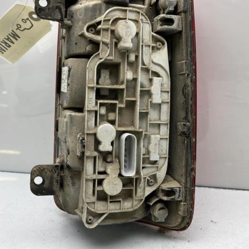 Feu arriere principal gauche (feux) VOLKSWAGEN CADDY 4 Photo n°4