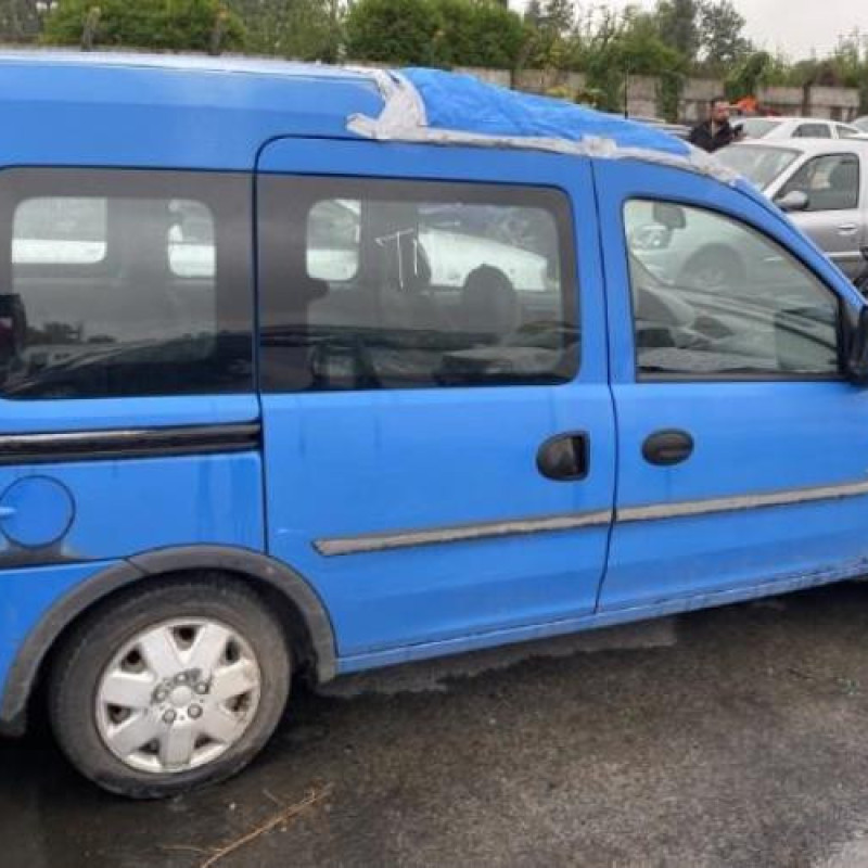 Feu arriere principal gauche (feux) OPEL COMBO C Photo n°10