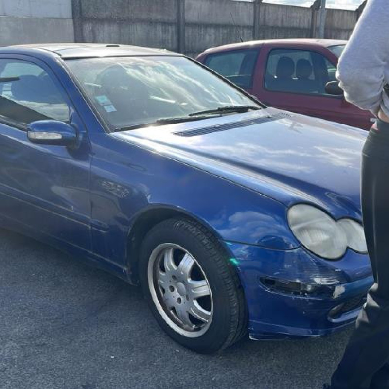Feu arriere principal droit (feux) MERCEDES CLASSE C 203 COUPE SPORT Photo n°10