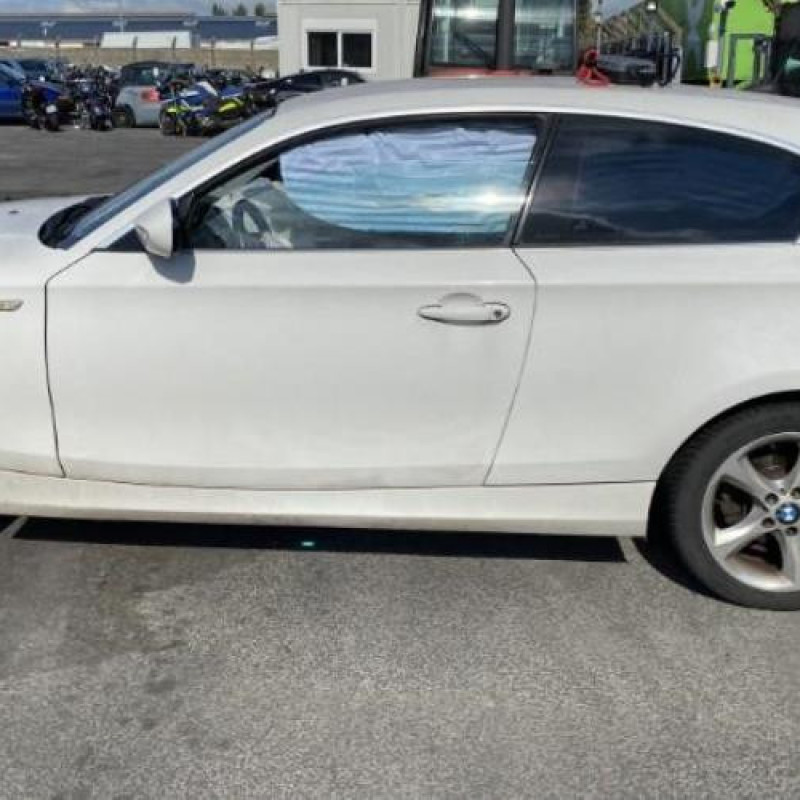 Feu arriere principal droit (feux) BMW SERIE 1 E81 Photo n°9