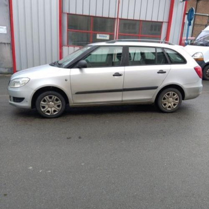 Feu arriere principal droit (feux) SKODA FABIA 2 Photo n°6