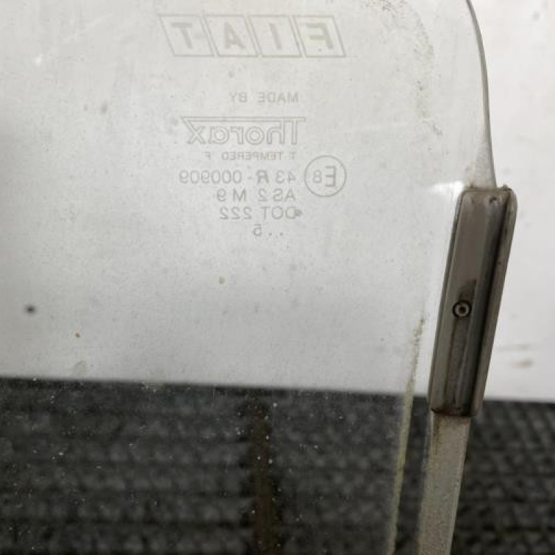 Vitre avant gauche FIAT PANDA 1 Photo n°3