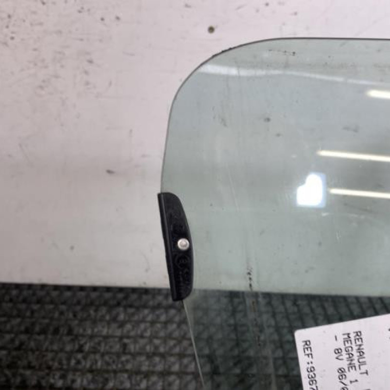 Vitre avant droit RENAULT MEGANE 1 Photo n°4