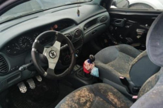 Vitre avant droit RENAULT MEGANE 1
