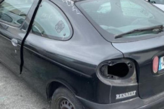 Vitre avant droit RENAULT MEGANE 1