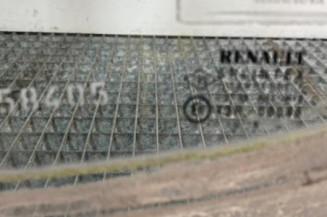 Vitre avant gauche RENAULT MEGANE 1