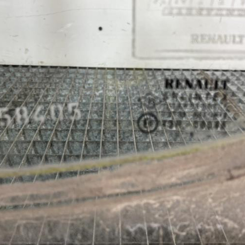 Vitre avant gauche RENAULT MEGANE 1 Photo n°3