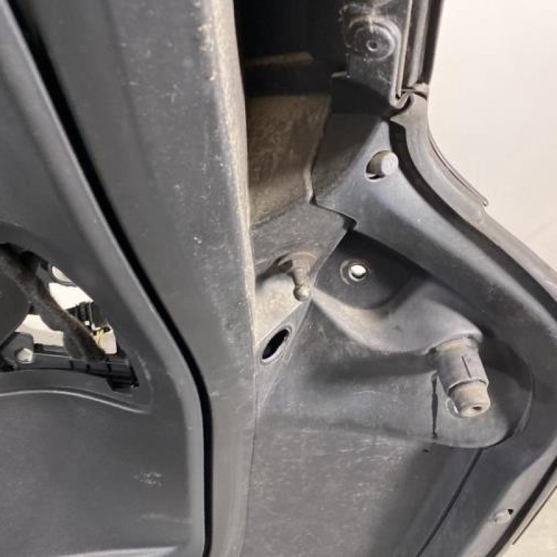 Malle/Hayon arriere CITROEN C4 PICASSO 2 Photo n°8