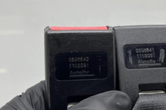 Attache ceinture arriere droit DACIA DUSTER 1