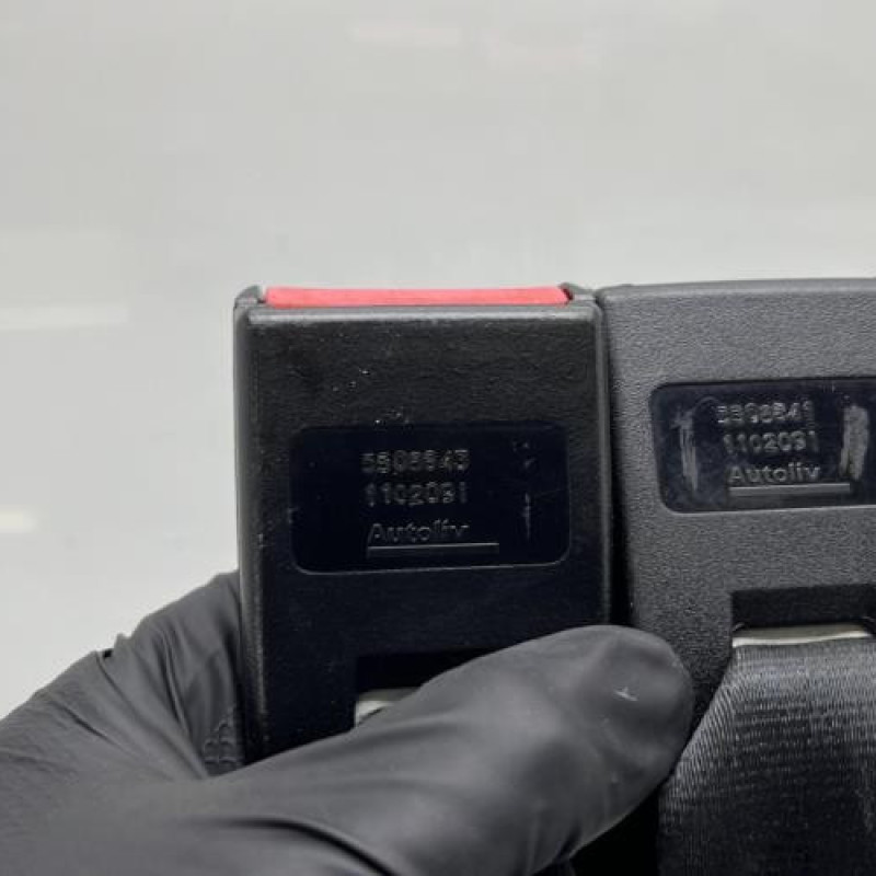 Attache ceinture arriere droit DACIA DUSTER 1 Photo n°4