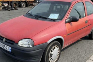 Pretensionneur de ceinture avant gauche OPEL CORSA B