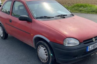 Pretensionneur de ceinture avant gauche OPEL CORSA B