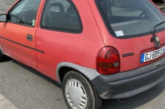 Pretensionneur de ceinture avant gauche OPEL CORSA B